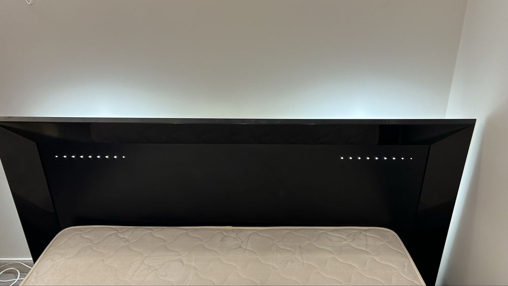 Cama preta 190x 140