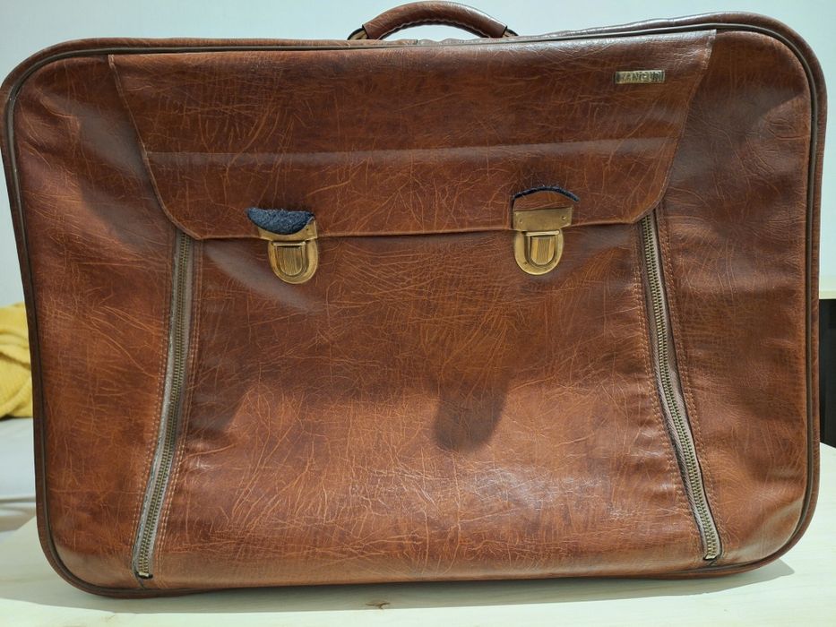 KANGUR. Stara brązowa walizka vintage skórzana (chyba) 62x43×16 cm