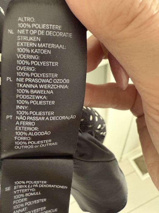 Sukienka w kropki H&M jak Emily w Paryżu