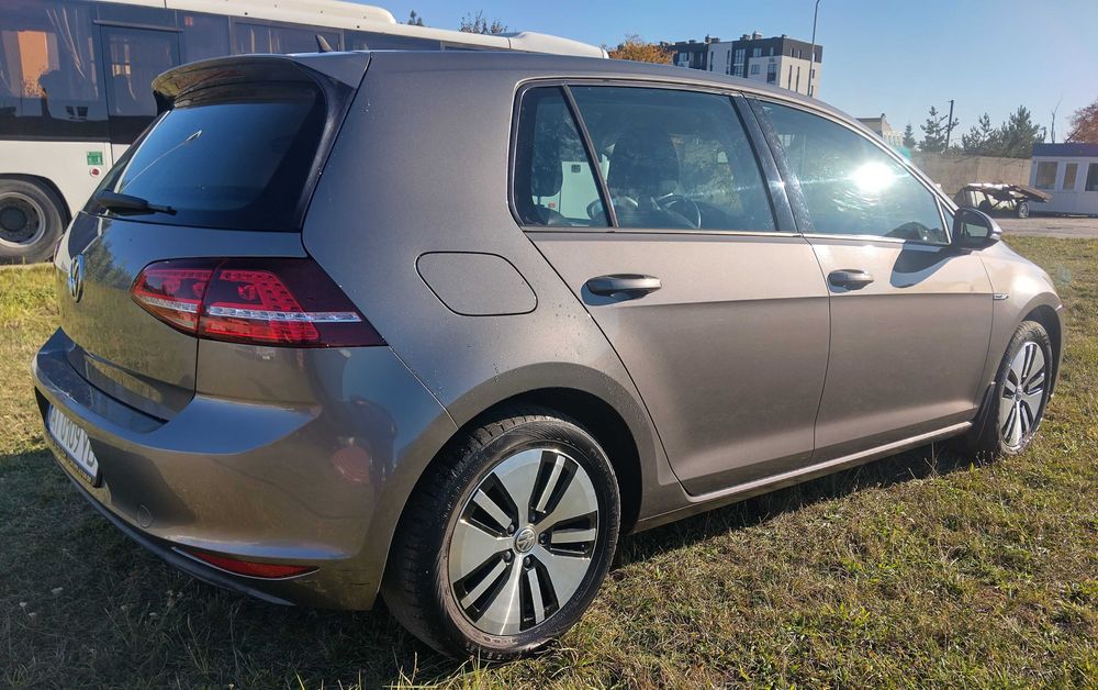 Volkswagen e-Golf 2015 Європа