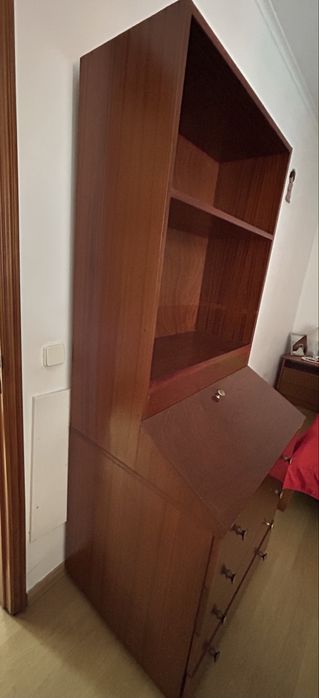 Escrivaninha em madeira de cerejeira – 1,85m altura / 80cm largura