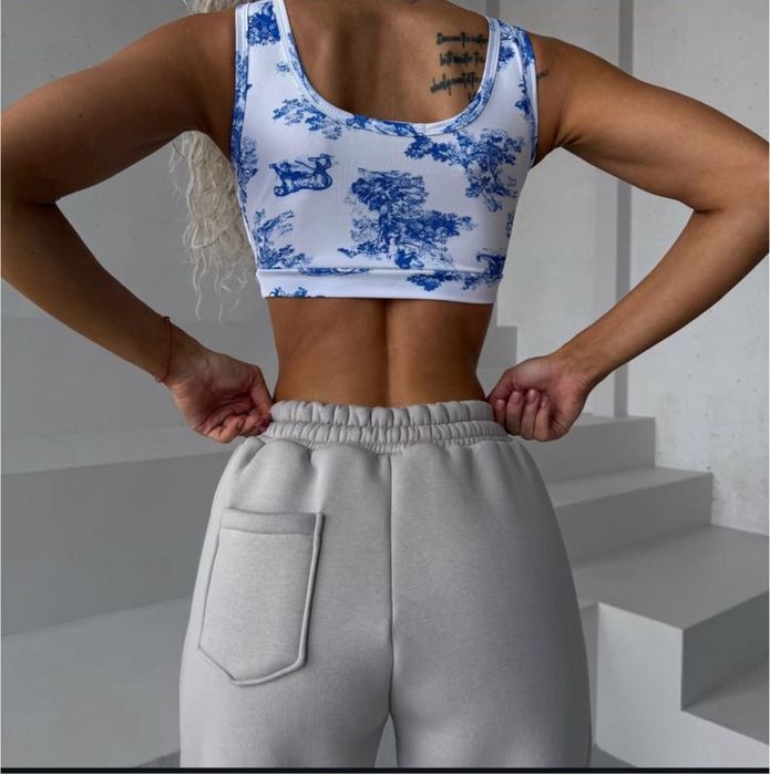 Теплий жіночий костюм