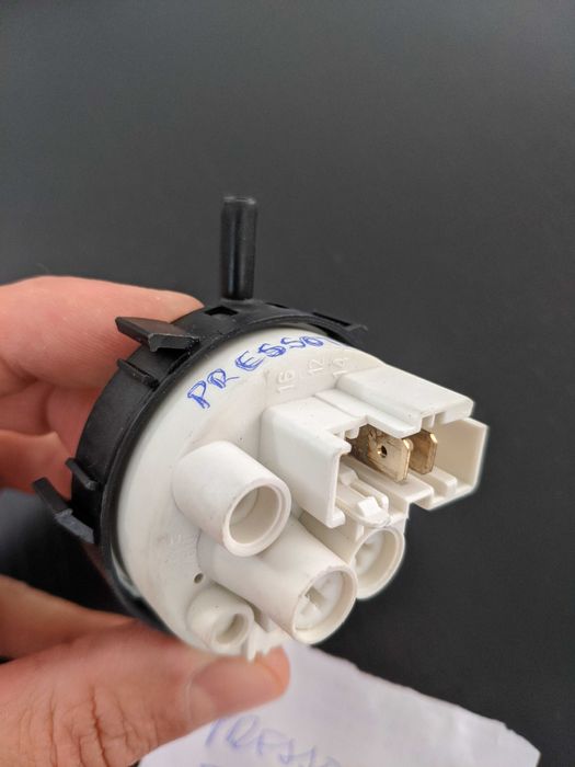 Pressostato Whirlpool AWOD 052/1