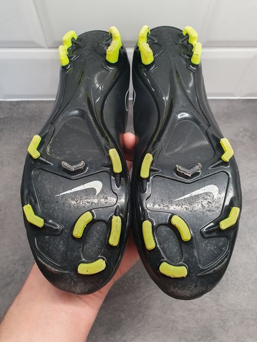 Półprofesjonalne Pro korki Nike Mercurial Veloce II FG 42