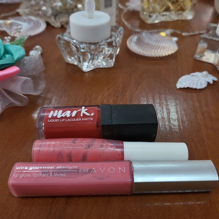 Блеск для губ и помады