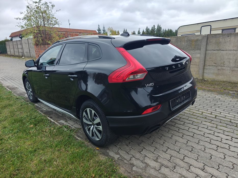 Volvo V40 Cross Country Momentum