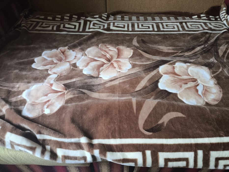 Плед,покривало розмір  2 / 2.4 м.