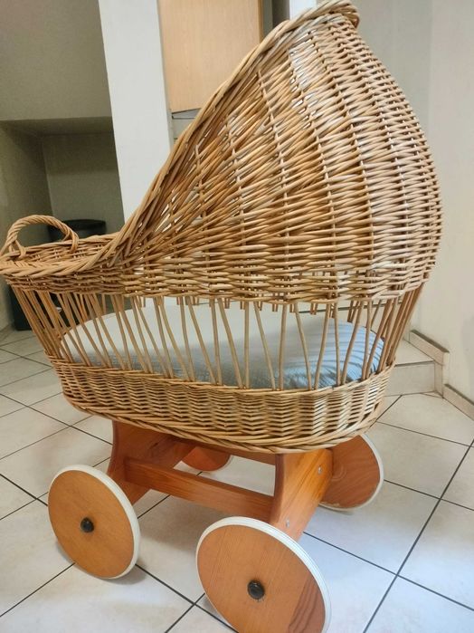 Wózek wiklinowy dla dzieci