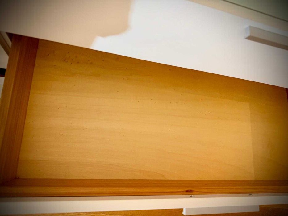 Cómoda 8 gavetas + mesa de cabeceira