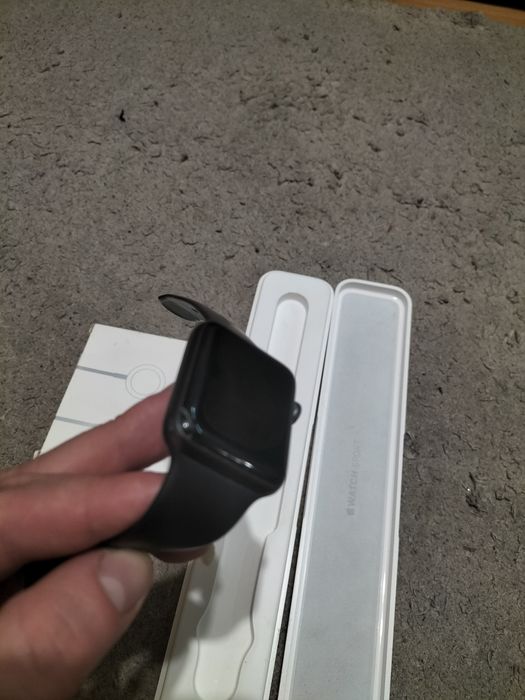 Продам під ремонт appl watch 2