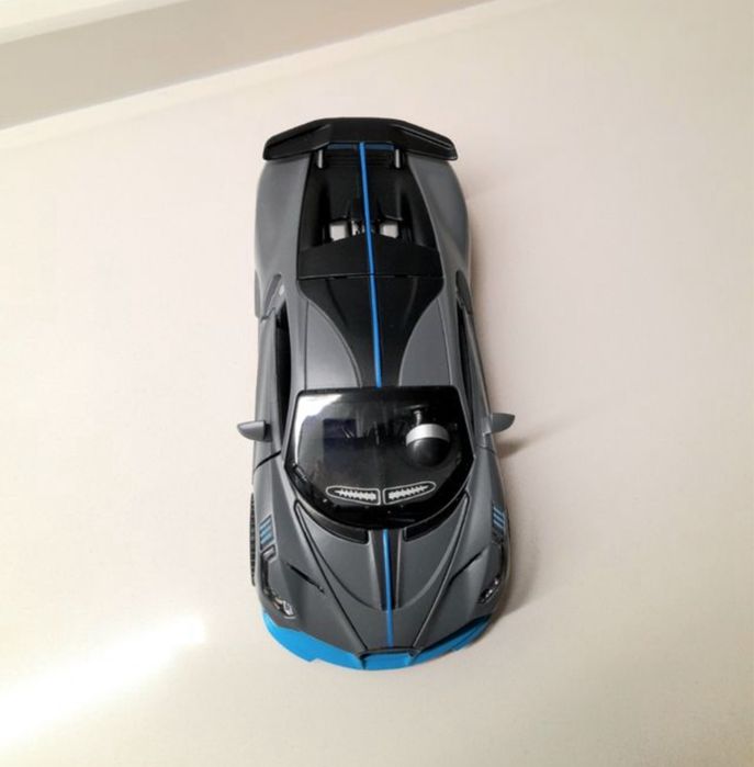 Miniatura bugatti em metal à escala 1:32