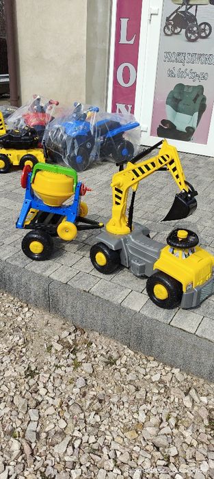 Betoniarka na lawecie, Salon Bobasa Suchedniów