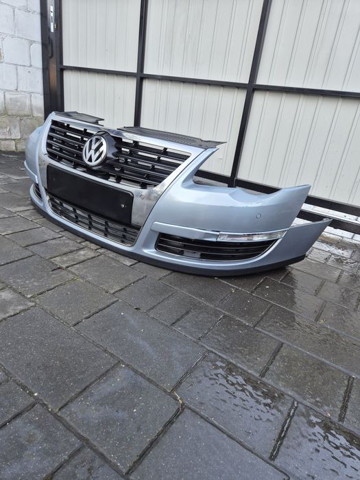 Zderzak przód przedni VW Passat b6 rok 07 kod LB5M  4xpdc