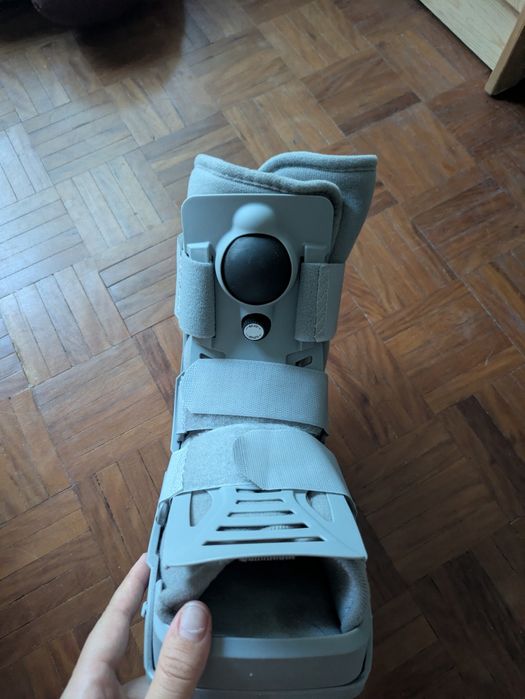 Bota Walker nova