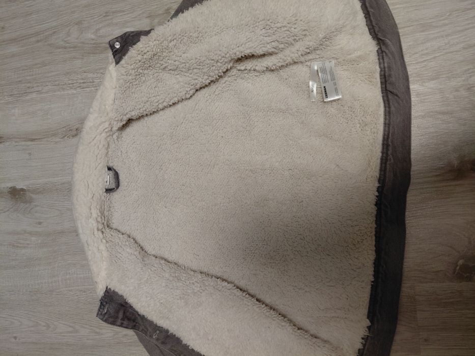 Продам куртку джинсову утеплену.