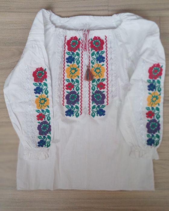 Вишиванка для дівчинки  5-8 років .