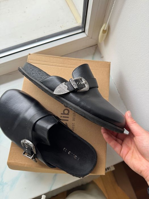 Жіночі клоги ,чорного кольору