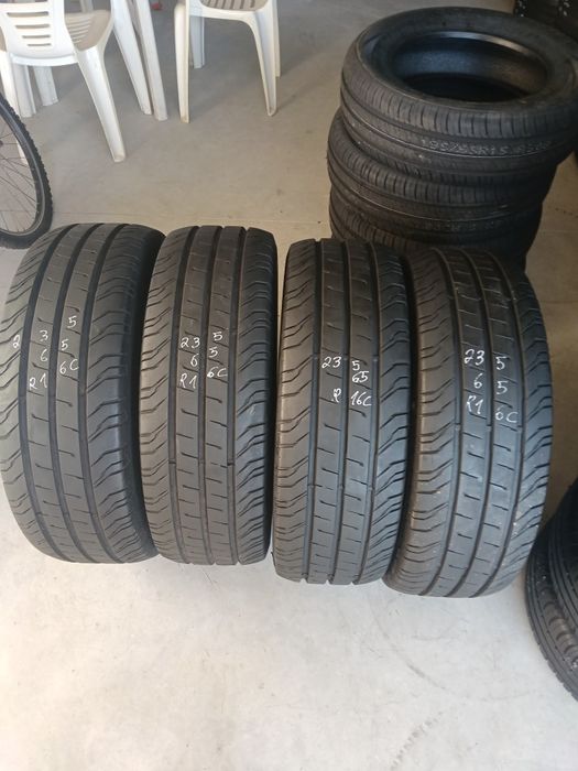 4 pneus 235 65 r16C Continental