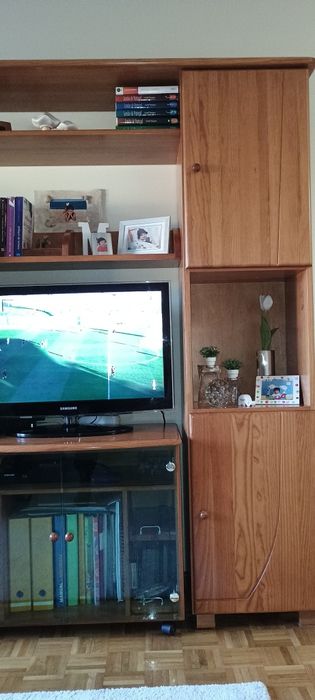 Móvel de sala em pinho maciço