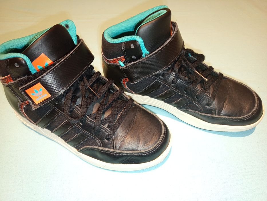 Buty adidas Varial Mid