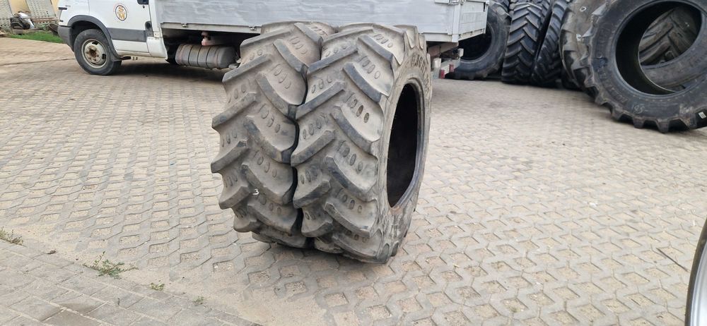 13.6r24 340/85r24 13.6-24 BKT 60% bieżnik bez napraw