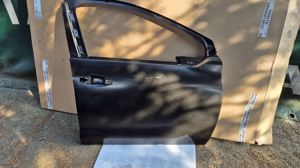 Drzwi prawy przód peugeot 2008 nowe oryginał 13-