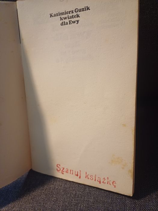 Kazimierz Guzik kwiatek dla Ewy