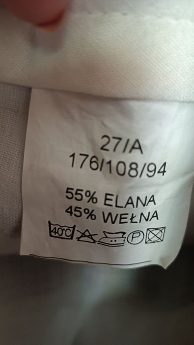 Garnitur męski beżowy trzy czesciowy