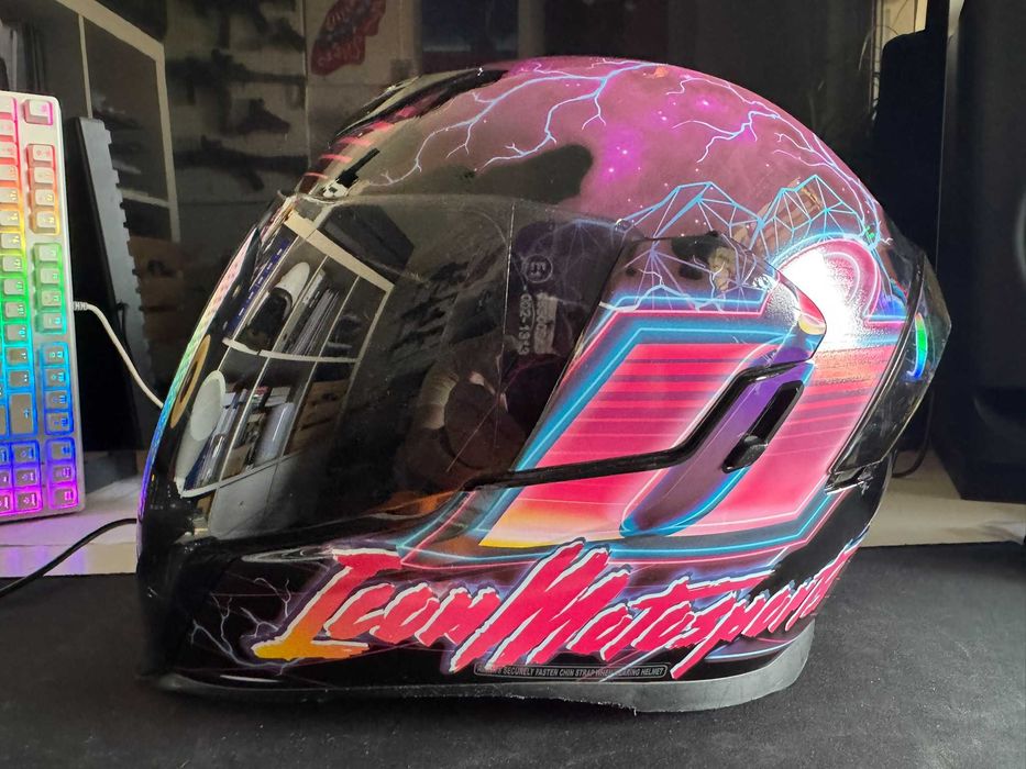 Capacete Icon Airflite Synthwave