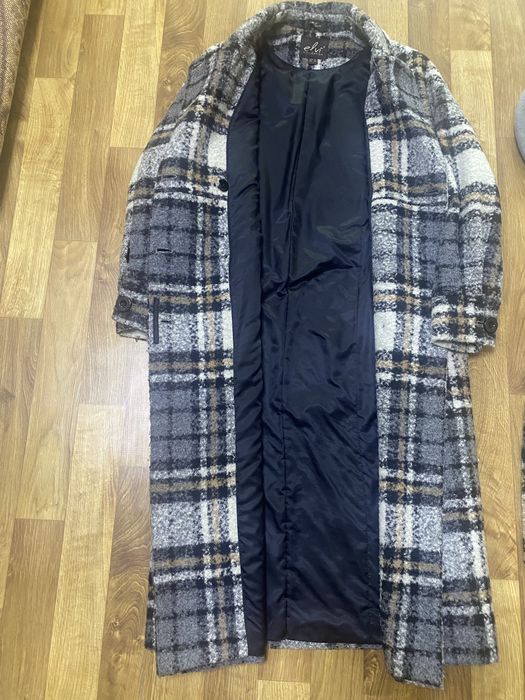 Стильне пальто в клітинку, актуальне на осінній сезон