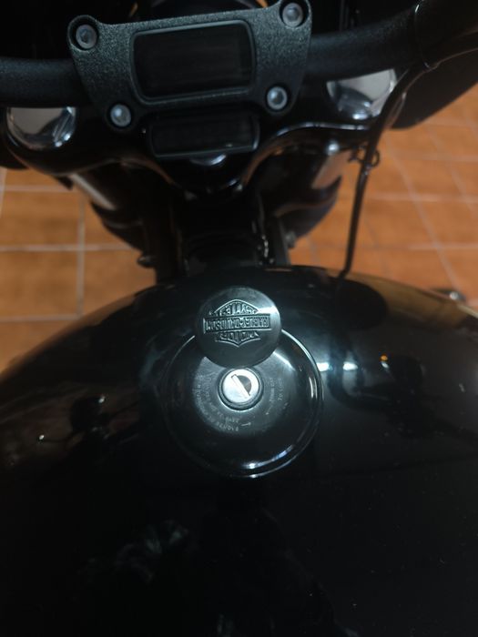 Harley-Davidson Street Bob 114 – 05/2024 – 3.850 km – Vance & Hines