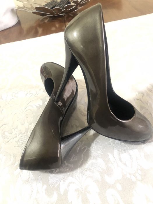 Sapatos verniz Gloria Ortiz n.35
