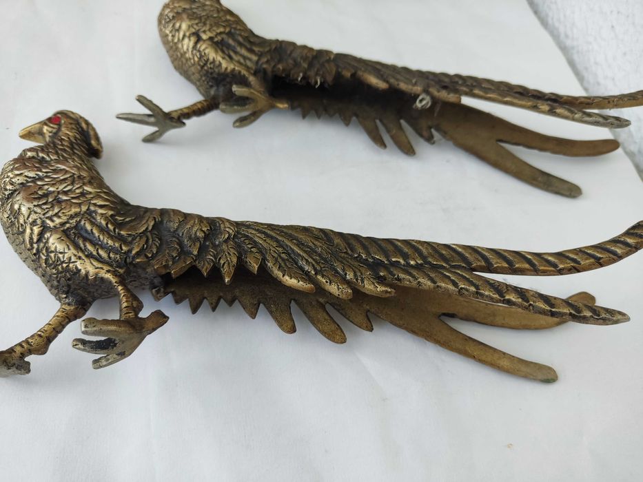 Casal de pavões em metal