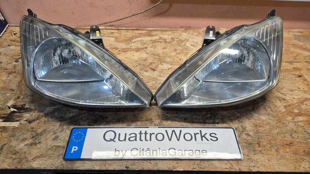 Oticas Farois Esquerdo Direito Ford Focus MK1 1998 a 2004 Originais Excelente estado