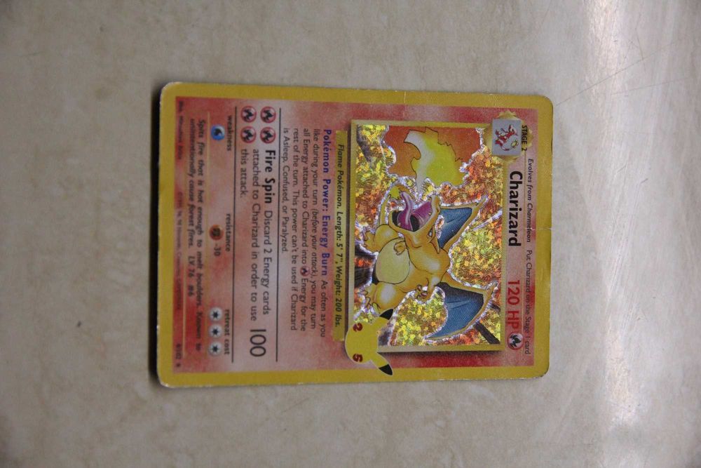 karta pokemon charizard