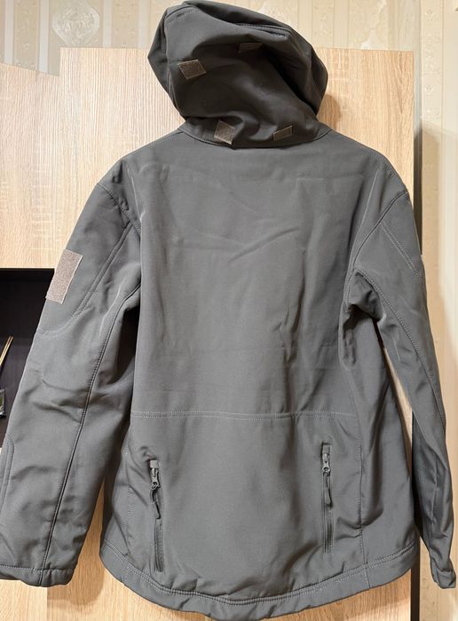 Чоловічий демісезонний костюм