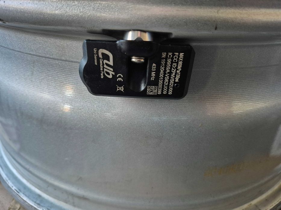 ALU FELGI  KIA HYUNDAI  5x114,3x67,1  R18 ET-49,5. Czujniki.