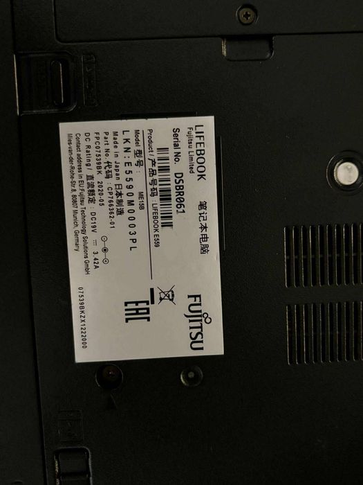 Laptop Fujitsu Lifebook E559 i5 16GB RAM 256GB SSD + dock