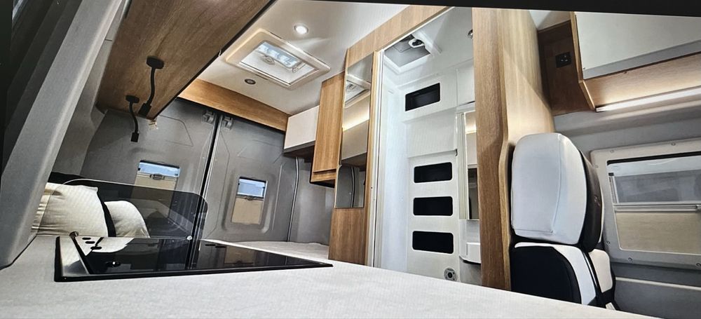 Nowiuteńki kampervan: Ford dla 2 osób SUPER CENA w dobrej cenie!