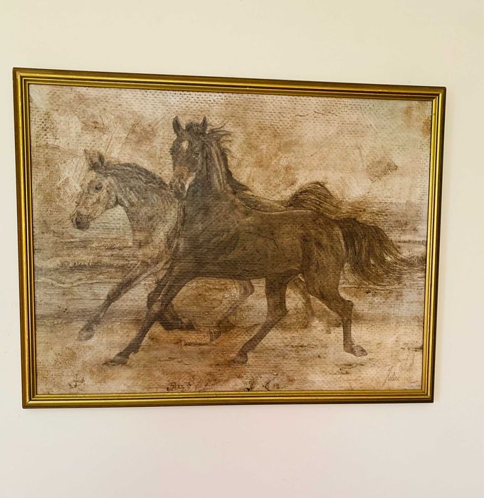 Quadro cavalos galope relevo - Moldura dorada cm 43x34-Assinado Hélène-Vintage