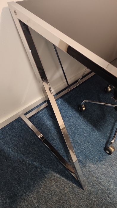 Stół i fotel  biurowy