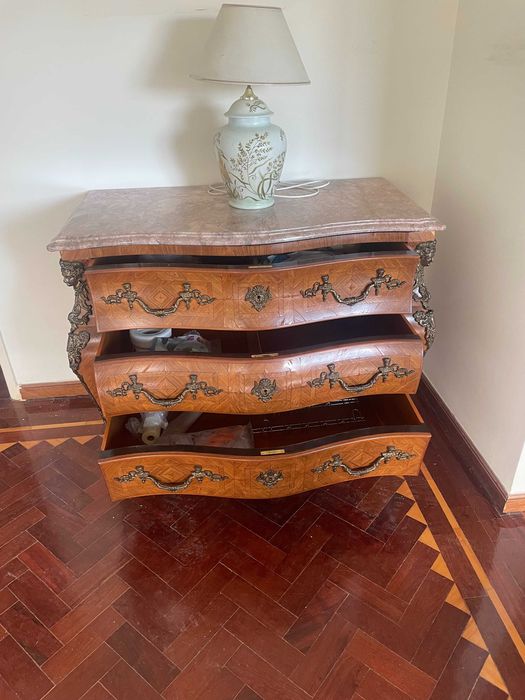 Vendo cômoda em bom estado