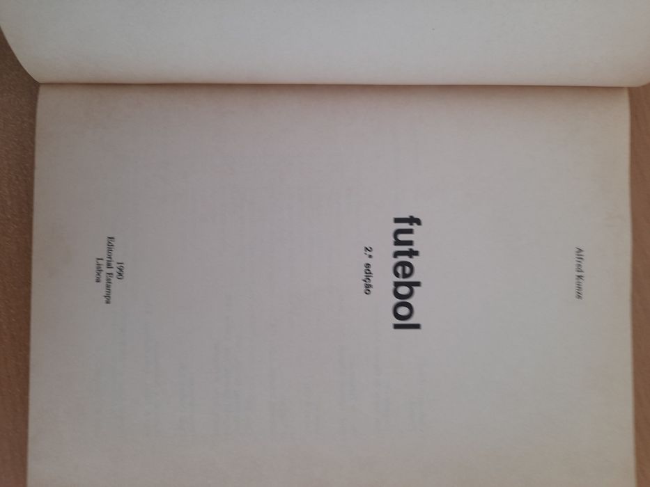 Livro "Futebol" de Alfred Kunze