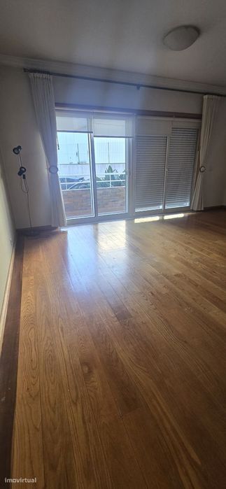 T2 com varanda, garagem e terraço em Gaia