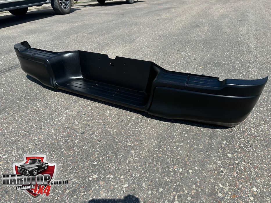 Zderzak Tył Tylny Toyota Hilux Bumper Nowy 2016+ Czarny