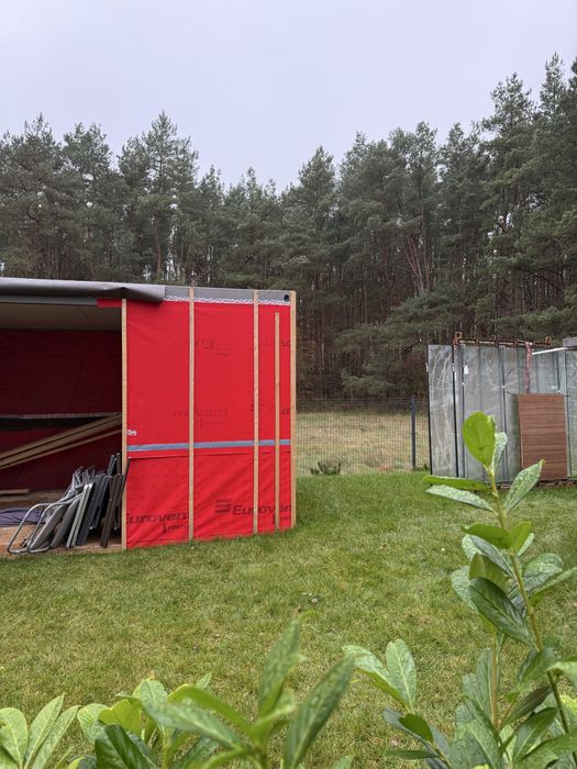 Rama kontenera częściowo zabudowana+szyby witrynowe i wewnetrzne.