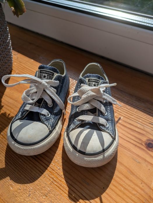 Oryginalne niebieskie dziecięce trampki Converse r.23