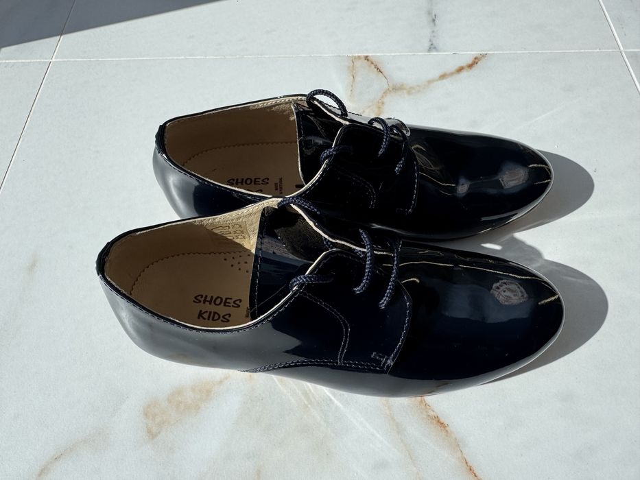 Sapatos cerimonia de verniz azul escuro - menino tamanho 33