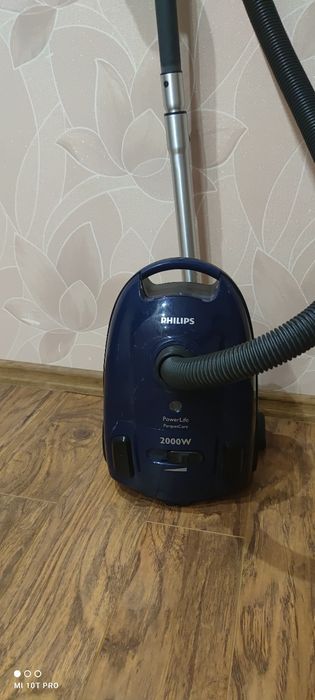 Продам СРОЧНО пылесос Philips 2000W