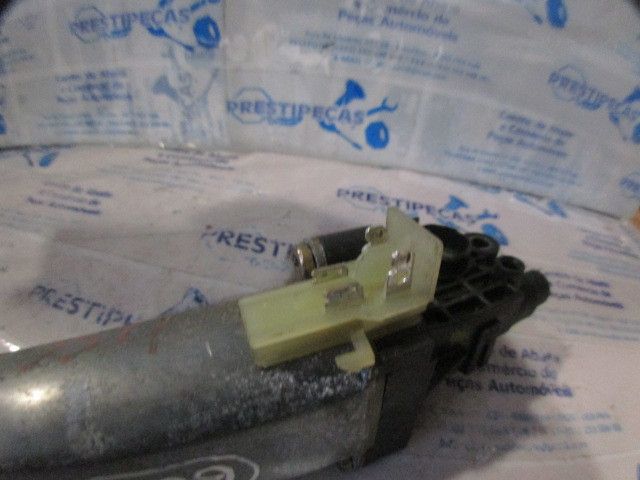 Motor regulação de bancos SAAB 9-5 Sedan (YS3E)